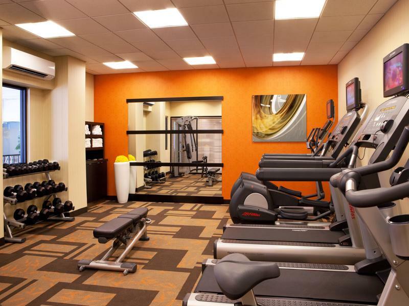Courtyard By Marriott Alexandria Pentagon South Hotel Buitenkant foto