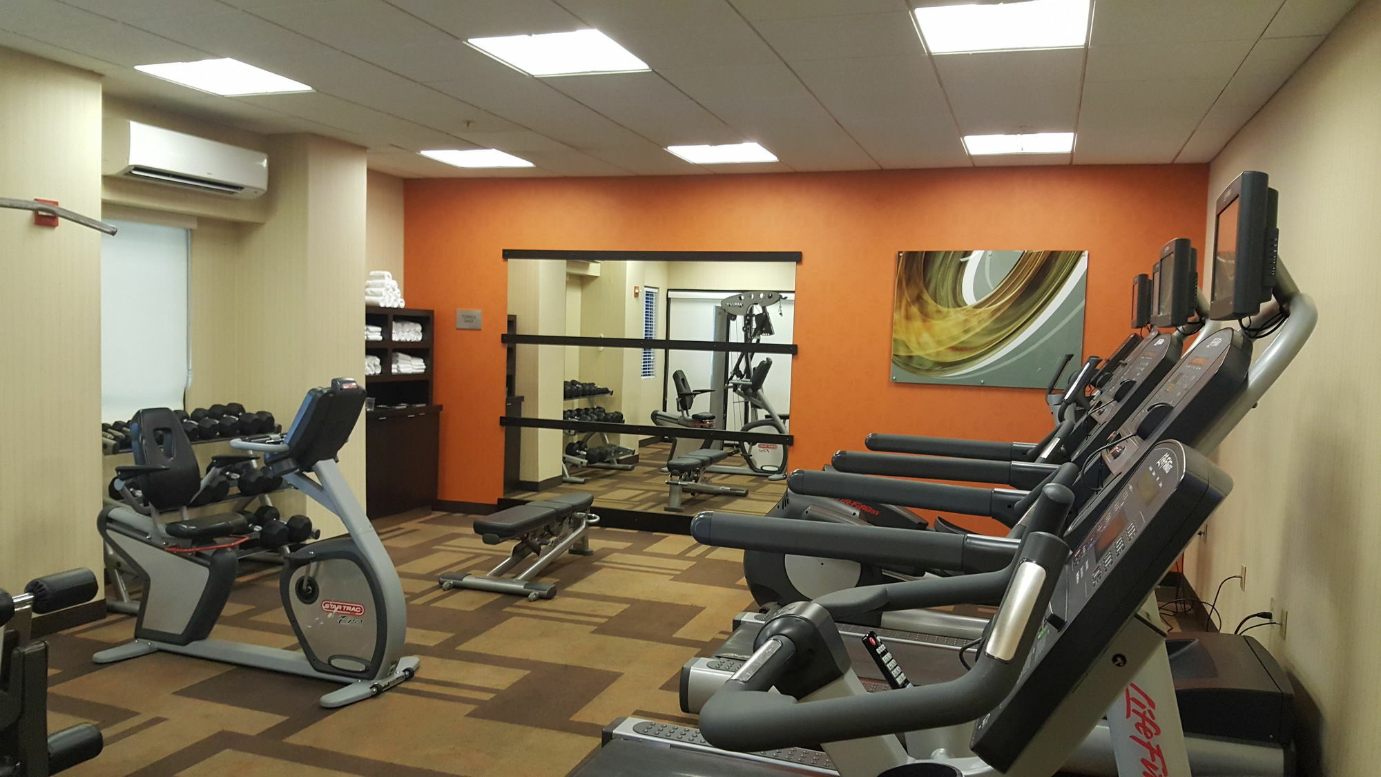 Courtyard By Marriott Alexandria Pentagon South Hotel Buitenkant foto